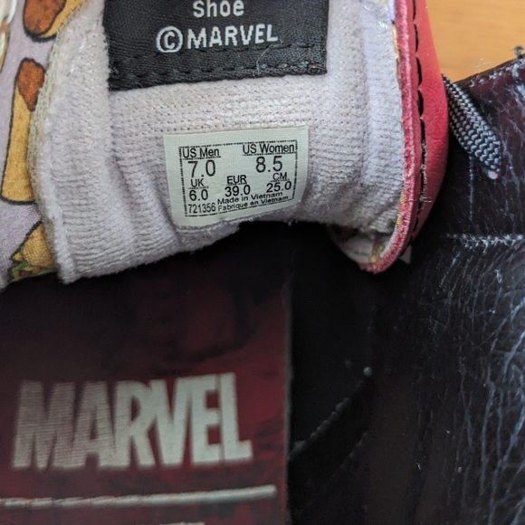 Vans Sk8-Hi X Marvel DEADPOOL Red Black Sneakers Size Men's 7 - Woman 8.5 - Picture 14 of 14
